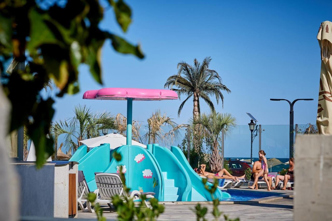 Rusty Sands Apt Spa N Pools Beach Resort Năvodari Kültér fotó
